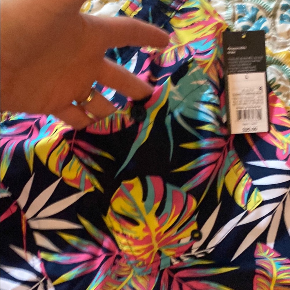 Original Use Colorful Patterned Garment - Picture 6 of 8